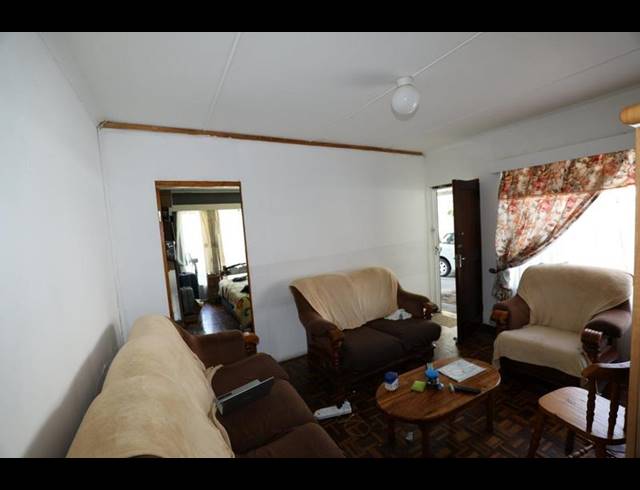 7 BEDROOM HOUSE FOR SALE IN NEW GERMANY CENTRAL